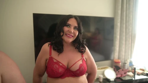 Wilde Toy-Orgie von dicken BBW-Babes auf dem Bett: Ansehen auf EroticOnly.DE